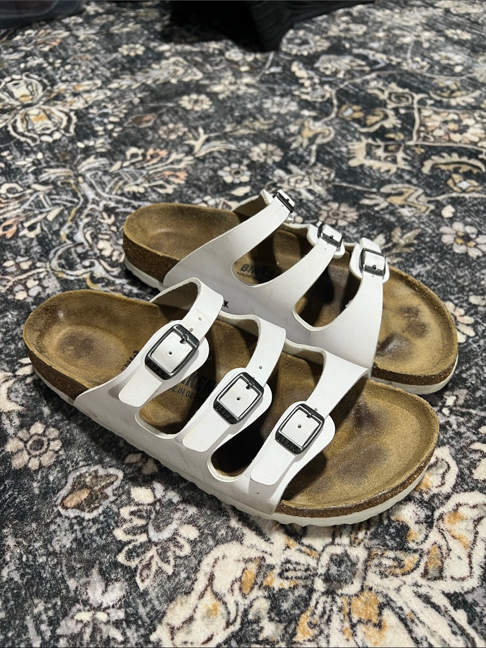 Birkenstock White Three-Buckle Sandals Size 39 Narrow L8/M6